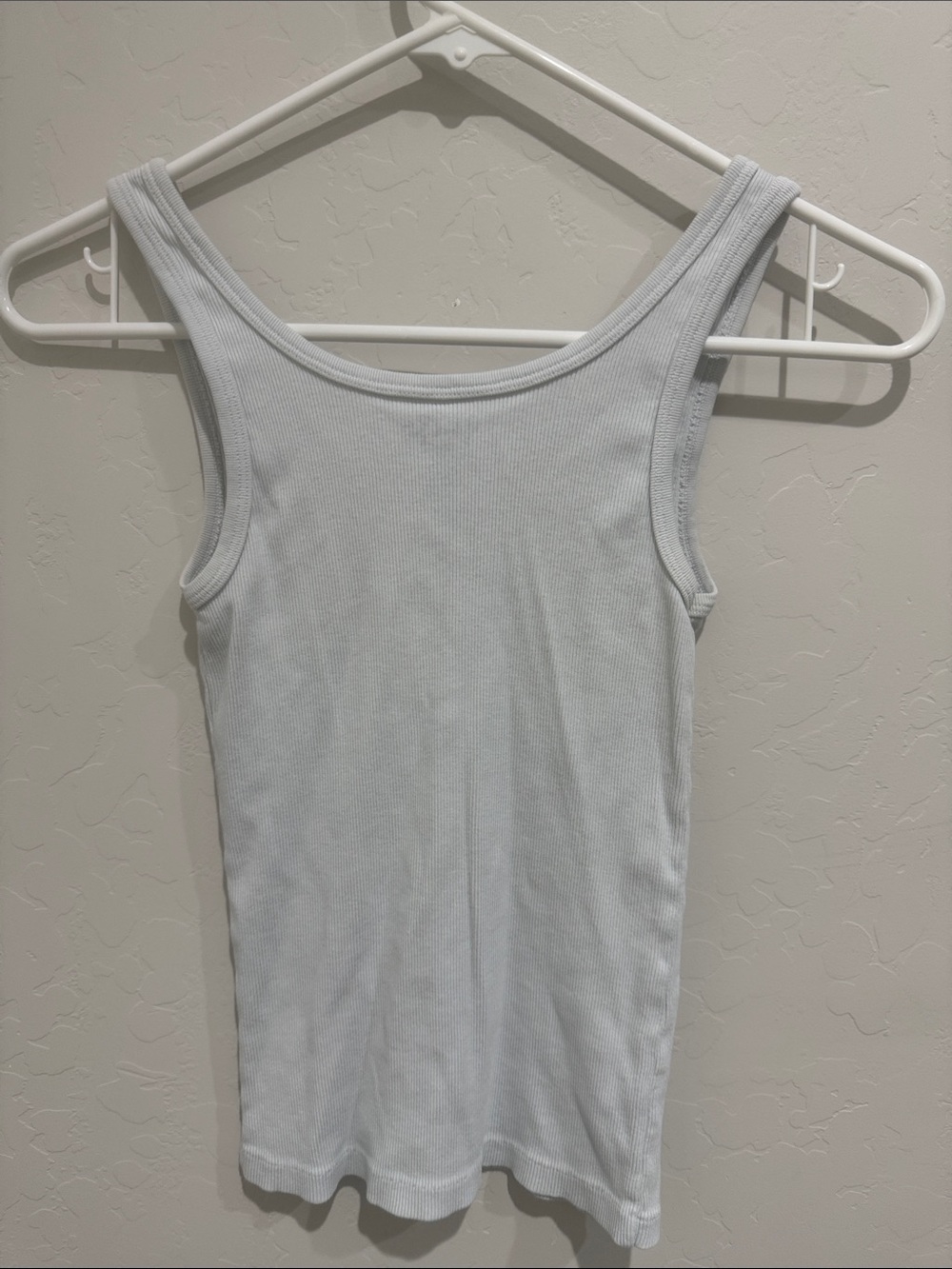 Brandy Melville Ribbed Button-Front Tank - Picture 4 of 4